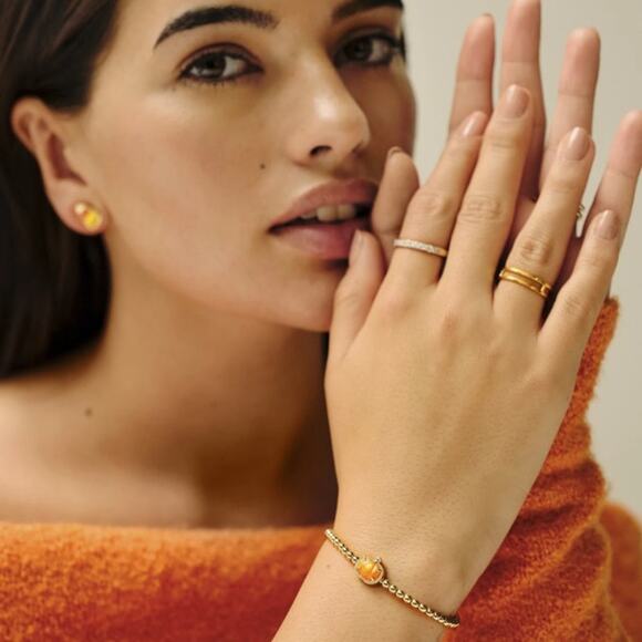 *SOLD* NWT! Kendra Scott Candy Corn Gold Stud Earrings in Candy Corn Magnesite - Picture 6 of 7